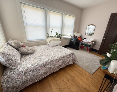 4950 N Albany Avenue - Photo Thumbnail 18