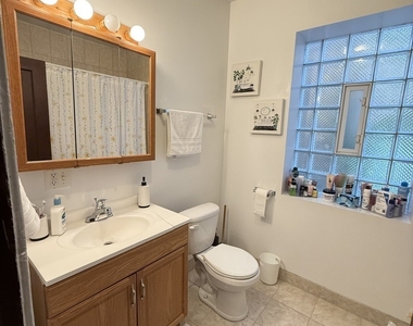 4950 N Albany Avenue - Photo Thumbnail 9