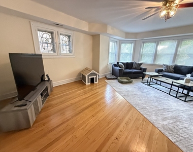4950 N Albany Avenue - Photo Thumbnail 3