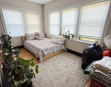 4950 N Albany Avenue - Photo Thumbnail 17