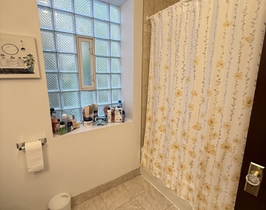 4950 N Albany Avenue - Photo Thumbnail 10