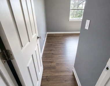 116 Gant Circle - Photo Thumbnail 18