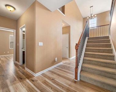 3325 Earhart Way - Photo Thumbnail 19