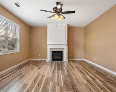 3325 Earhart Way - Photo Thumbnail 13