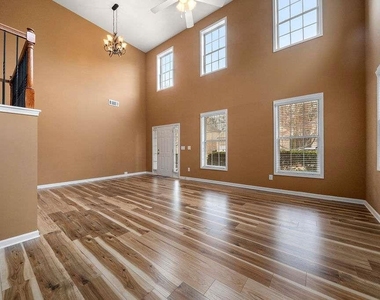 3325 Earhart Way - Photo Thumbnail 7