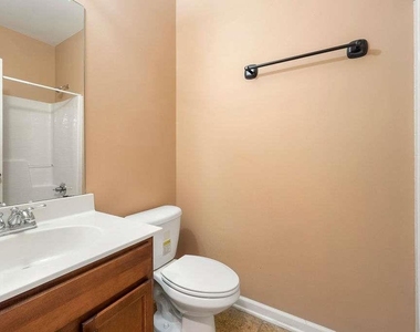 3325 Earhart Way - Photo Thumbnail 35