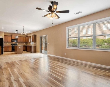 3325 Earhart Way - Photo Thumbnail 18