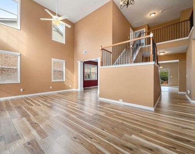 3325 Earhart Way - Photo Thumbnail 5
