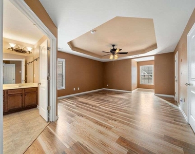 3325 Earhart Way - Photo Thumbnail 26