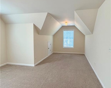 165 Clairidge Circle - Photo Thumbnail 11