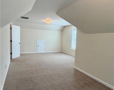 165 Clairidge Circle - Photo Thumbnail 12