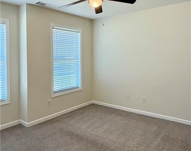 165 Clairidge Circle - Photo Thumbnail 13