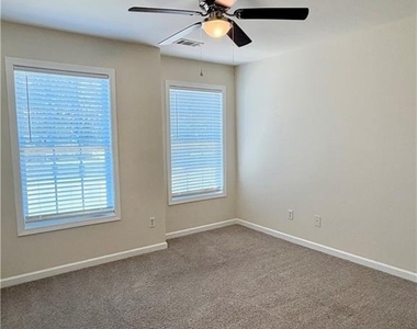165 Clairidge Circle - Photo Thumbnail 8