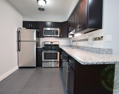 6201 N Kenmore Avenue - Photo Thumbnail 4