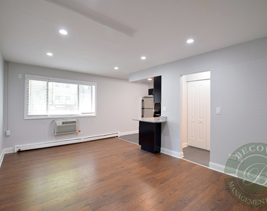 6201 N Kenmore Avenue - Photo Thumbnail 2
