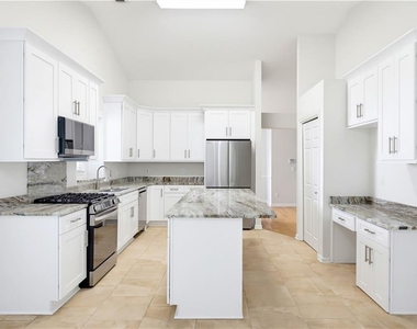 326 Saybrooke Crossing - Photo Thumbnail 17