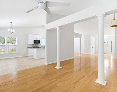 326 Saybrooke Crossing - Photo Thumbnail 11