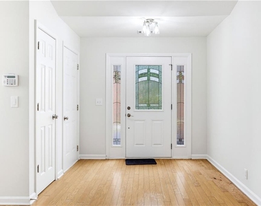 326 Saybrooke Crossing - Photo Thumbnail 5