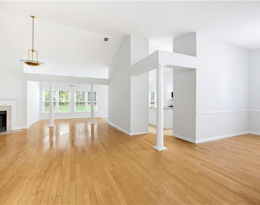 326 Saybrooke Crossing - Photo Thumbnail 7