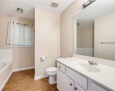 181 Stoneforest Drive - Photo Thumbnail 17