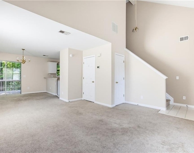 181 Stoneforest Drive - Photo Thumbnail 5