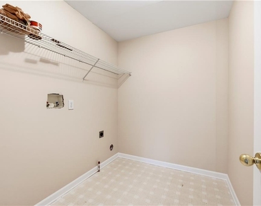 181 Stoneforest Drive - Photo Thumbnail 13