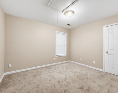 181 Stoneforest Drive - Photo Thumbnail 19
