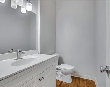 225 Carlyle Park Drive Ne - Photo Thumbnail 10