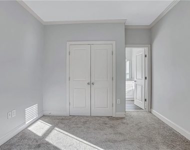 225 Carlyle Park Drive Ne - Photo Thumbnail 17