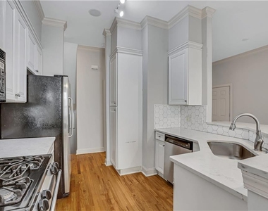 225 Carlyle Park Drive Ne - Photo Thumbnail 7