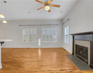 225 Carlyle Park Drive Ne - Photo Thumbnail 6