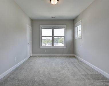 640 Hanlon Way - Photo Thumbnail 29