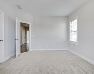 640 Hanlon Way - Photo Thumbnail 28