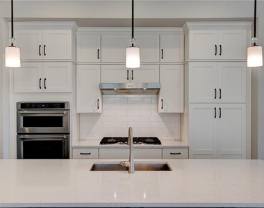 640 Hanlon Way - Photo Thumbnail 12