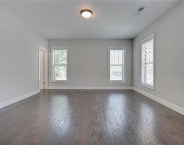 640 Hanlon Way - Photo Thumbnail 7