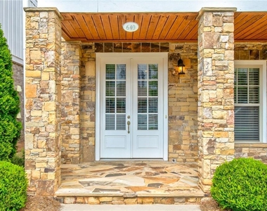 640 Hanlon Way - Photo Thumbnail 2