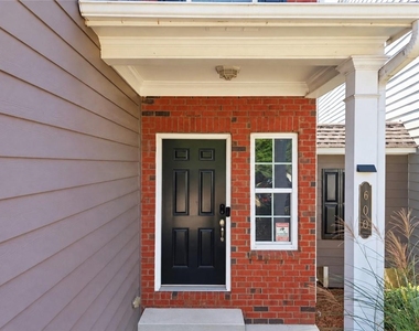 600 Morrow Lane - Photo Thumbnail 2