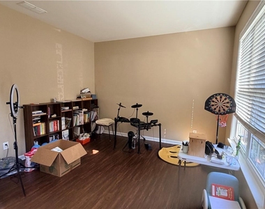 609 Glen Creek Way - Photo Thumbnail 4