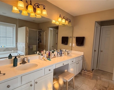 609 Glen Creek Way - Photo Thumbnail 19