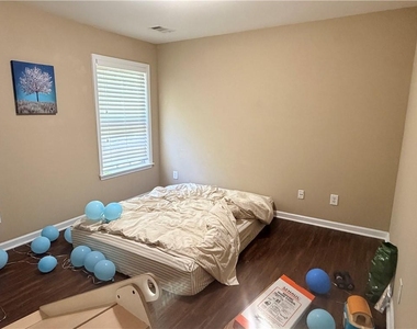 609 Glen Creek Way - Photo Thumbnail 24