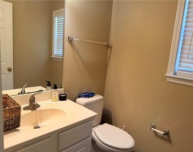 609 Glen Creek Way - Photo Thumbnail 12