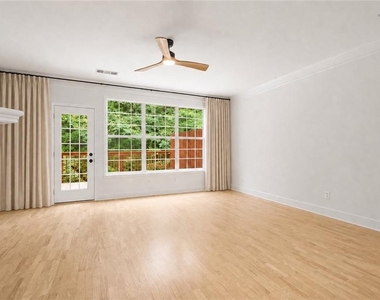 3743 Chattahoochee Summit Drive Se - Photo Thumbnail 2