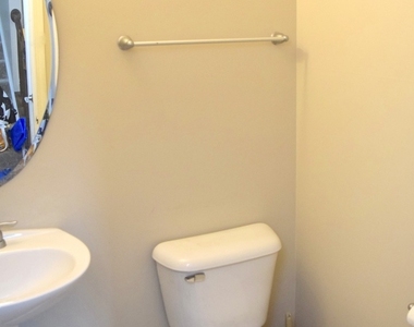 1260 Evergreen Avenue - Photo Thumbnail 5