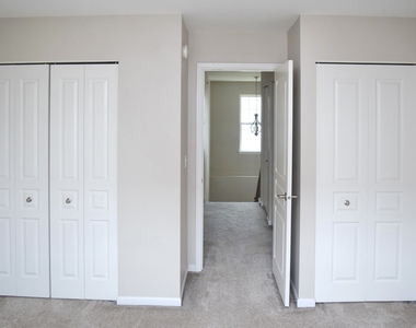 1260 Evergreen Avenue - Photo Thumbnail 19