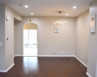 1260 Evergreen Avenue - Photo Thumbnail 4