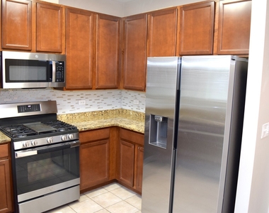 1260 Evergreen Avenue - Photo Thumbnail 9