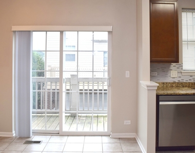 1260 Evergreen Avenue - Photo Thumbnail 6