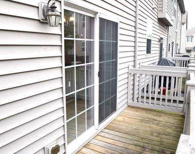 1260 Evergreen Avenue - Photo Thumbnail 11