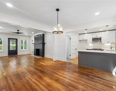 445 Hillside Drive Sw - Photo Thumbnail 7