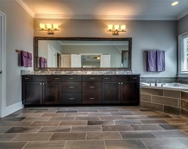 202 Golden Banner Avenue - Photo Thumbnail 30